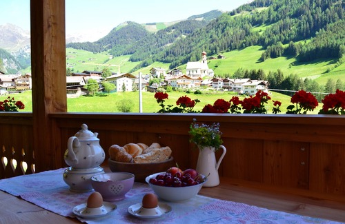 Vandoies Ski Chalet | Reconnect with Nature: Pet-Friendly Retreat Awaits You