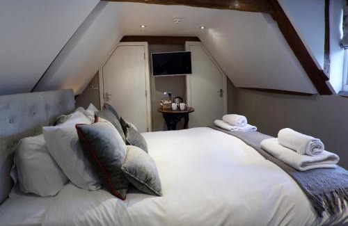 Horstead Hotel | Inviting Recruiting Sergeant: Pet-Friendly & Family Ready