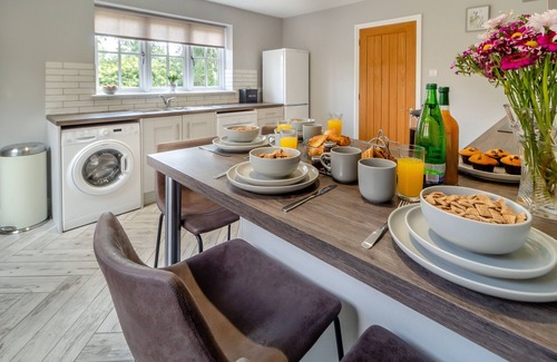 Oxborough House | Inviting Rectory Cottage in Norfolk with Private Pool & Spa