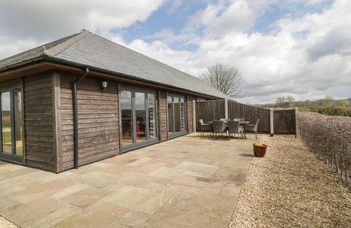Queen Camel House | Family-Friendly Retreat at Rectory Farm View - 4 Star Rating