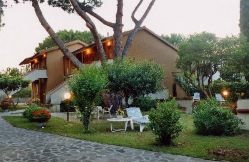 Scarlino Apartment | Cozy RED 3 Apartment: Family-Friendly with Breakfast Included