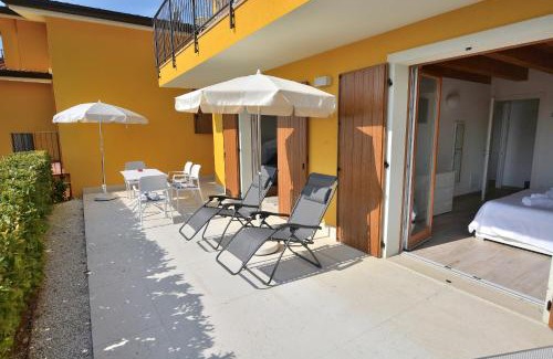 Marciaga Apartment | Family-Friendly Red Apartment in Marciaga di Costermano