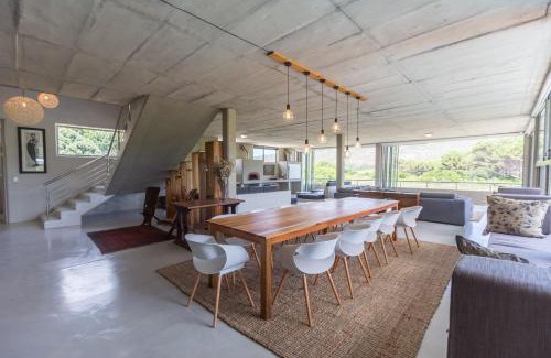 Robberg Beach Villa | Red Box Villa: Exceptional Ocean View & Pet Friendly Stay