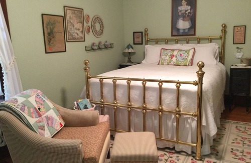 Higginsville Other | Cozy Getaway at Red Brick Farmhouse B&B - Emma's Room