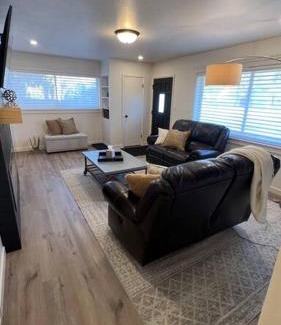 Blackfoot House | Family-Friendly Red Brick Retreat with Guest Rated 9.8