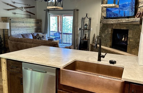 Dillon House | Discover Red Buffalo Lodge: Ski Haven Near Dillon, CO