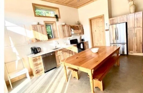 Britt Cabin | Cozy Riverfront Cabin with Unique Bunkbed Room Experience