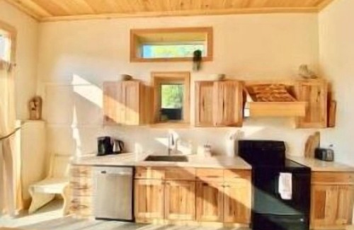 Britt Cabin | Cozy Riverfront Cabin with Unique Bunkbed Room Experience