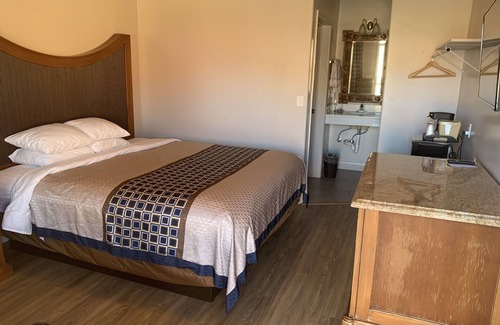 Kanab Hotel | Cozy Red Canyon Cabins: Family-Friendly with Breakfast Included