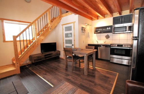 Anahim Lake House | Scenic Garden View Apartment at Red Cariboo Resort