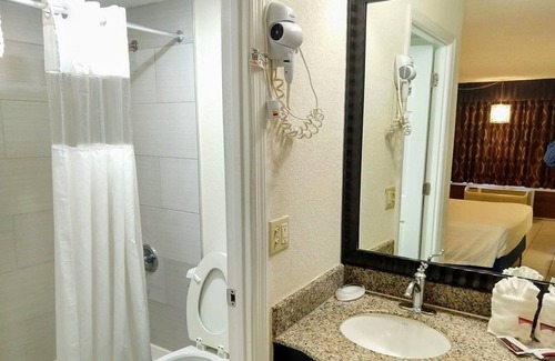 Fort Lauderdale Hotel | Convenient Red Carpet Inn near Fort Lauderdale Cruise Port