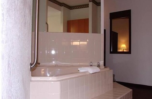Chambersburg Hotel | Budget-Friendly Red Carpet Inn Chambersburg with Breakfast
