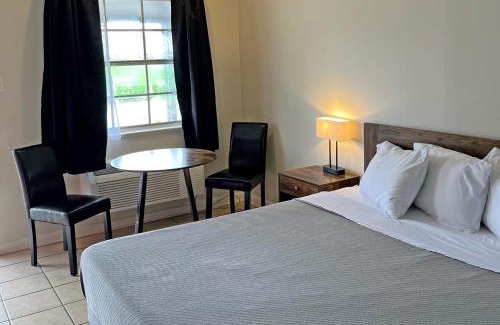 Houma Hotel | Discover Red Carpet Inn - Houma with Oceanfront Views