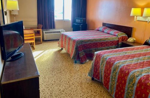 Lima Hotel | Pet-Friendly Red Carpet Inn & Suites in Lima Awaits You