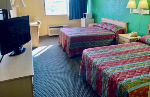 Lima Hotel | Pet-Friendly Red Carpet Inn & Suites in Lima Awaits You