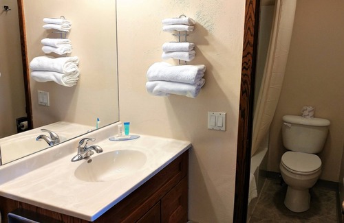 Windom Hotel | Budget-Friendly Stay at Red Carpet Inn with Breakfast Included