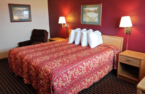 Windom Hotel | Budget-Friendly Stay at Red Carpet Inn with Breakfast Included