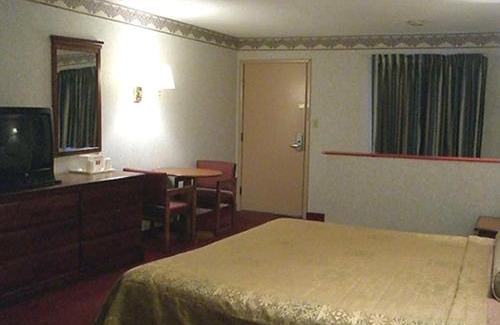 Williamstown Hotel | Budget-Friendly Stay at Red Carpet Inn Williamstown