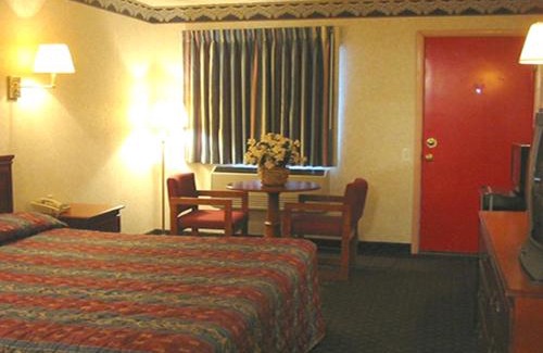 Williamstown Hotel | Budget-Friendly Stay at Red Carpet Inn Williamstown