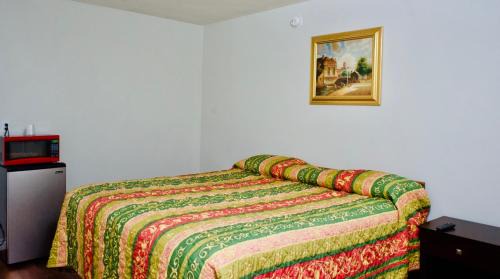Ontario Hotel | Pet-Friendly Getaway at Red Carpet Motel in Ontario