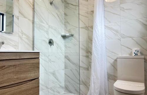 Muswellbrook Hotel | Comfortable Stay at Red Cedar Motel with Family-Friendly Amenities