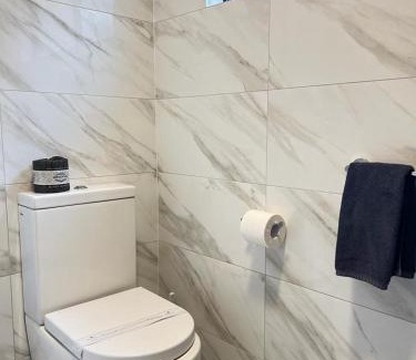 Muswellbrook Hotel | Comfortable Stay at Red Cedar Motel with Family-Friendly Amenities