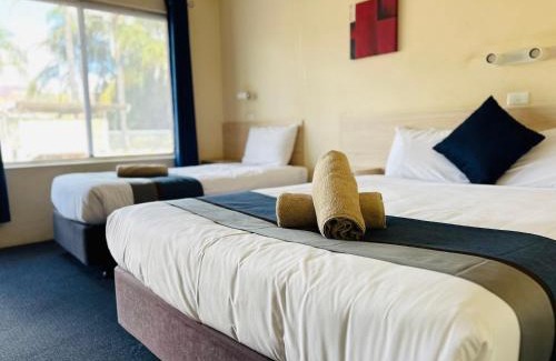 Gunnedah Hotel | Inviting Stay at Red Chief Motel with Pool & Breakfast