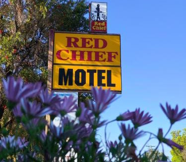 Gunnedah Hotel | Inviting Stay at Red Chief Motel with Pool & Breakfast