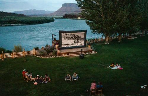 Moab Cabin | Discover Red Cliffs Lodge: Poolside Retreat with Hot Tub
