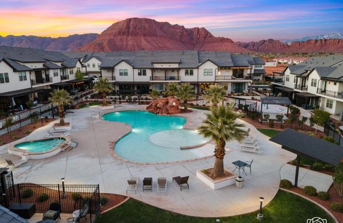 Washington County House | Relax at Red Cliffs Retreat Ocotillo #8 with Pool & Hot Tub