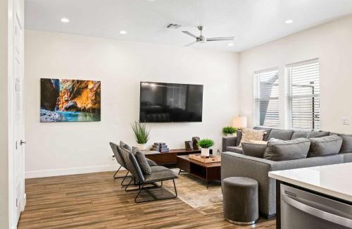 Washington County House | Relax at Red Cliffs Retreat Ocotillo #8 with Pool & Hot Tub
