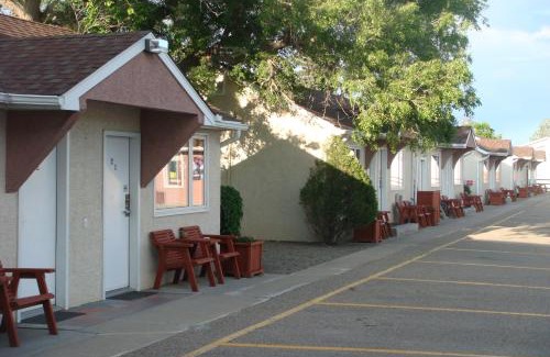 Fort Macleod Hotel | Discover Family-Friendly Comfort at Red Coat Inn Motel