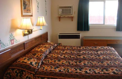 Fort Macleod Hotel | Discover Family-Friendly Comfort at Red Coat Inn Motel