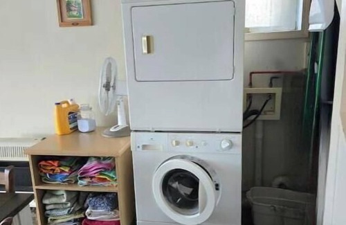 Syracuse Cabin | Red Cottage - Papakeechie - Secluded - Swim - Bonfires - Fish - Relax