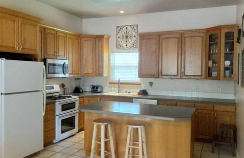 Paragonah House | Red Creek Inn & Farm- Near Brian Head Ski Resort - Christmas in the Country!