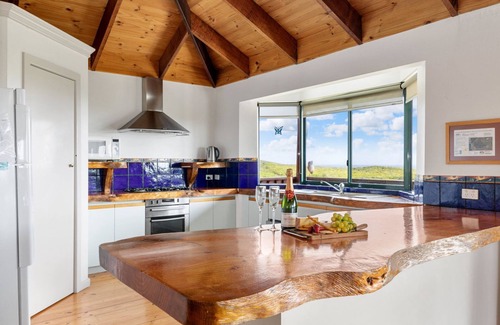Gnarabup House | Red Door: Breathtaking Ocean Views Steps from the Beach