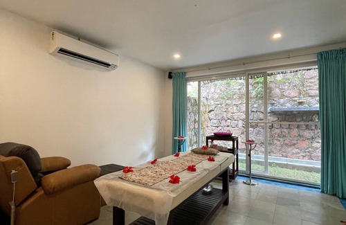 Chandrapur Hotel | Top Rated Red Earth Tadoba: Family-Friendly with Pool