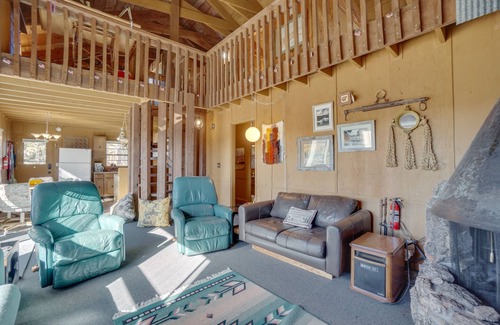 Red Feather Lakes Cabin | Relaxing Red Feather Lakes Cabin with Deck & Scenic Views