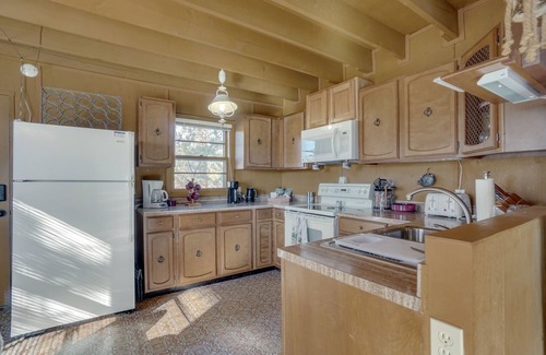 Red Feather Lakes Cabin | Relaxing Red Feather Lakes Cabin with Deck & Scenic Views