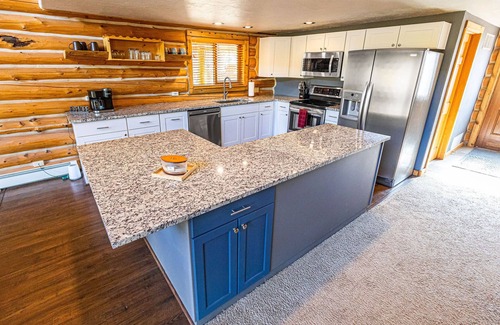 Red Feather Lakes Cabin | Cozy Log Cabin Stay at Red Feather Lakes - 10/10 Rated