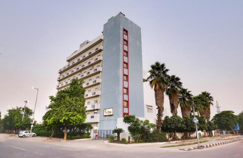 Mayur Vihar Phase III Hotel | Discover Red Fox by Lemon Tree Hotels in East Delhi