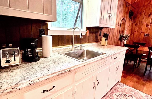 Jay Ski Chalet | Red Fox Chalet with access to lake, mountain trails and river