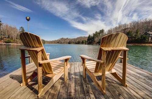 Brevard House | Experience Red Fox Haven: 4-Star Family-Friendly Escape