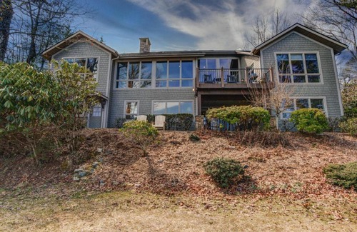 Brevard House | Experience Red Fox Haven: 4-Star Family-Friendly Escape