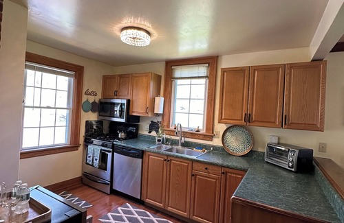 Windham House | Elegant Red Fox Townhouse with Hot Tub & Scenic Trails