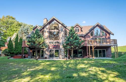 Waterfront Greens House | Relaxing Retreat at Red Fox with Private Pool & Pet Friendly