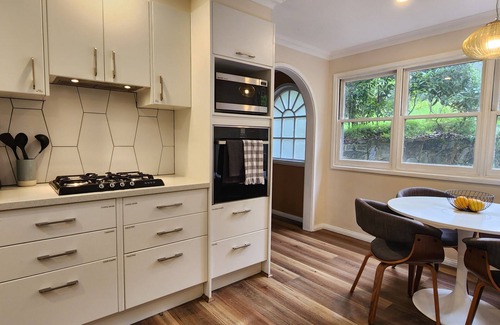 Warburton House | Red Gum and Stone Holiday Home