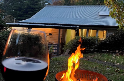 Warburton House | Red Gum and Stone Holiday Home