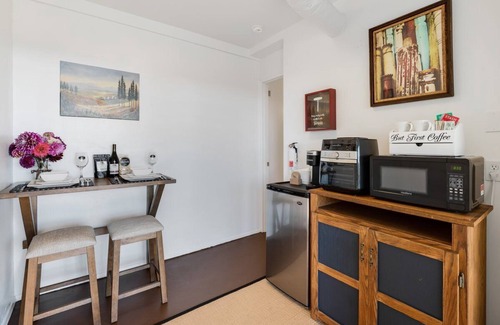 Dundee Apartment | Rediscover Relaxation at Red Hills Haven with Private Sauna