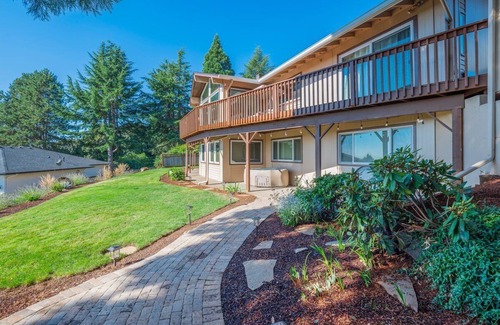 Dundee Apartment | Rediscover Relaxation at Red Hills Haven with Private Sauna